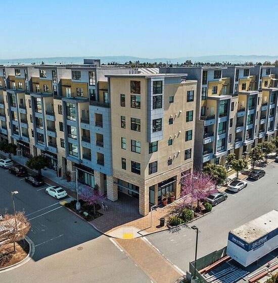 100 Grand Ln., Foster City